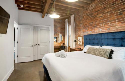 One-Of-A-Kind! Roll Up Garage Door-Pool, Speakeasy - Foto 40