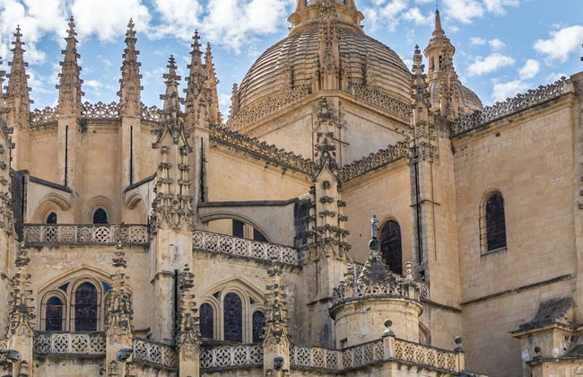 Segovia Cathedral + Episcopal Palace - Foto 1