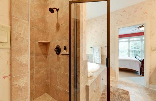 Waterfront Sherrills Ford Home with Pool and Boat Dock - Foto 18