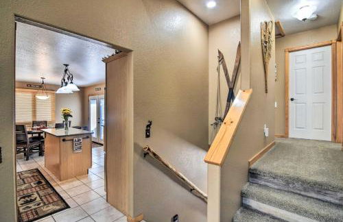 Family-Friendly Home with Hot Tub 1 Mi to Dtwn - Foto 9