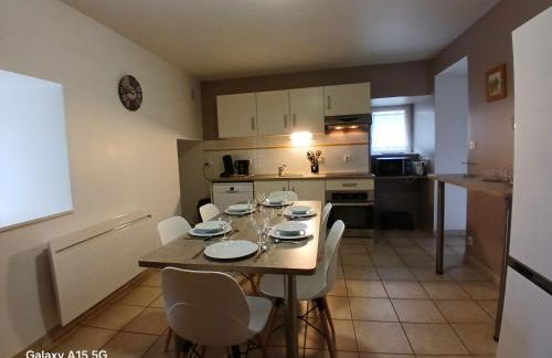 Maison ancienne rénovée avec terrasses, jusqu'à 6 personnes, La Gaubretière - FR-1-426-154 - Photo 8