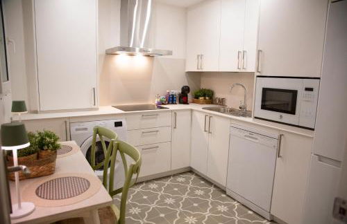 Hidden Gem GRAN TEATRO FALLA SUITES by ApartmentsinCadiz - Photo 31