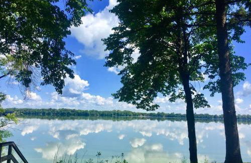 Lakefront Hideaway - Foto 1