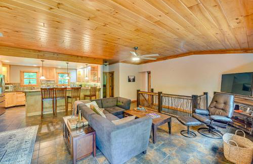 Thendara Cabin on Moose River with Game Room! - Foto 4