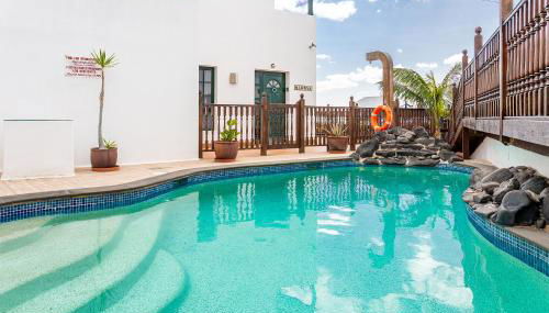 Casa Lili - Shared Pool - Close to Seafront Promenade - Sea Views from upper terrace - Foto 2