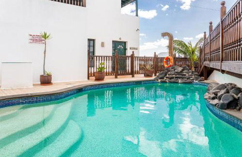 Casa Lili - Shared Pool - Close to Seafront Promenade - Sea Views from upper terrace - Foto 2