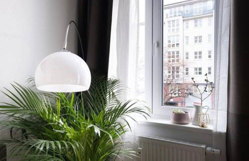 SC 05 by ROCKCHAIR Apartments l SUPERHOST Status l 2 Bedrooms Boxspringbeds Balcony Elevator - Cozy Family & Business Flair welcomes you! - Foto 21