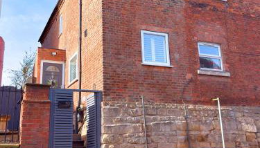 Central, dog friendly, private courtyard - Foto 2