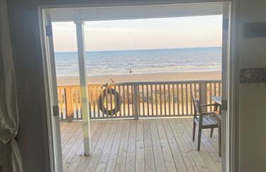 Bermuda Beach Beachfront home - Photo 1