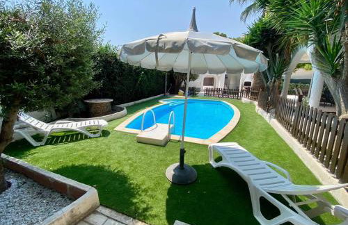 Mediterranean Villa - Private Pool , Garden & BBQ - Photo 44