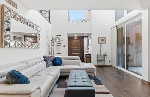 Windchime - Multiple Patios - Mins to Old Town - Foto 8