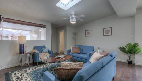 Pitt Paradise Pet Friendly Oasis - An Irvie Home - Photo 4