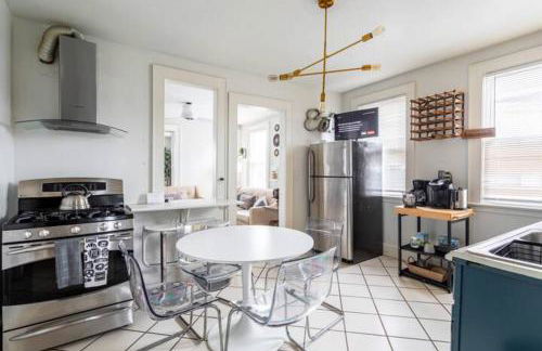 Revamped 3BR Apt with Easy Check-In Family-Friendly - Foto 11