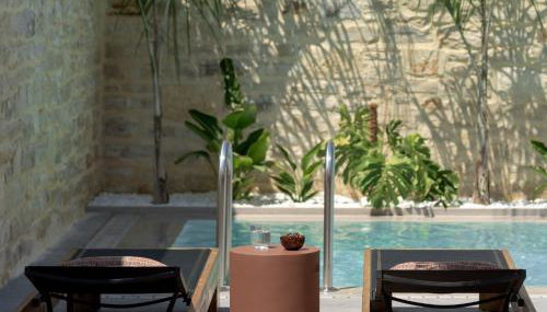 Jasmine Villa, with Heated Pool & Curated Design, By ThinkVilla - Foto 3, sunbed