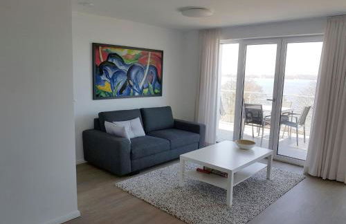 Neubau-Ferienwohnung mit Panorama-Seeblick - Foto 1