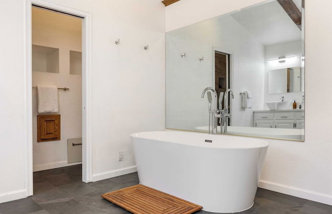 Views, Hot Tub, Firepit, Game Room, Playground Enchanted Forest by Avantstay - Foto 27