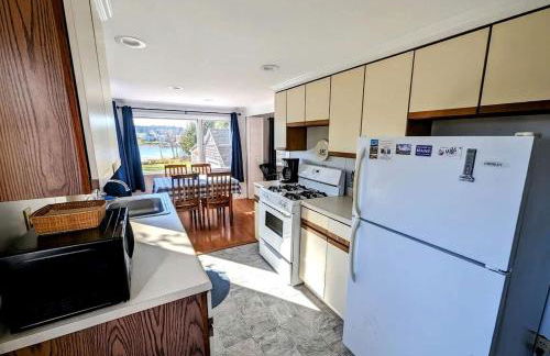 Cozy Waterfront Cottage with Private Beach and Fire Pit Near Gouldsboro, Maine - Foto 23