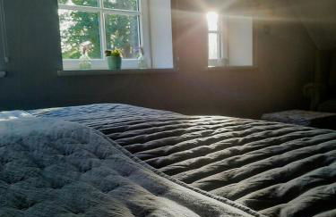 Forestry Chic Flat With Lake And Forest View - Photo 4