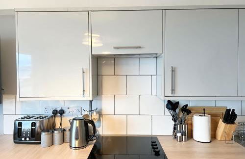 Beach Court Ground Floor - Cosy Apartment with Sea Views - Photo 5