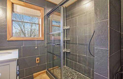 The Hopkins Hideaway - 40 Acres with trails, Arcades, Hot Tub, Fire Pit - Foto 33