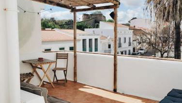 Semi-detached house in the historic center - Lagos - Foto 1