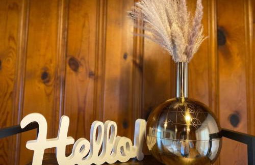 Cozy King Bed Cabin Fireplace - Photo 15