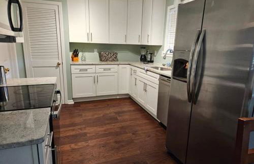 Luxury Pool with King beds Near Shops and Dining - Foto 9