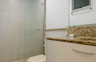 Flat c/ Limpeza Diária e Estacionamento - LB507 - Foto 8