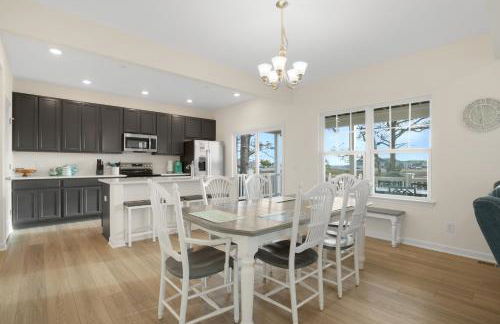 Robert's Retreat - Brand new home w/ gorgeous water views! - Foto 20