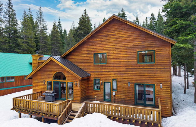 5 Mins to Ski Resort Ping Pong, Pool Table, Deck Donner Ridge by Avantstay - Foto 38