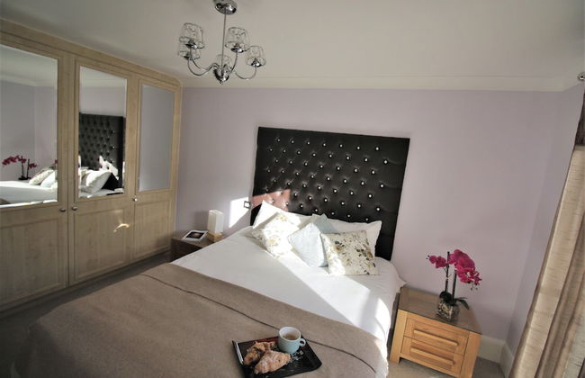 Canary Wharf Luxury River view apartment - Photo 18