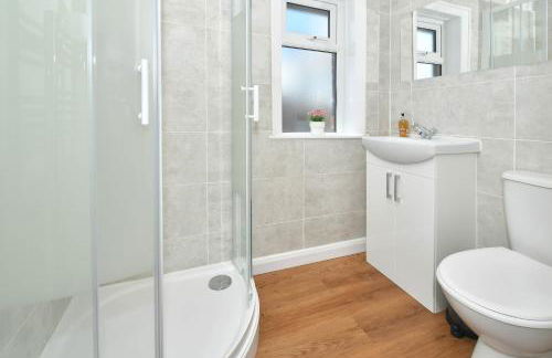 Orion House - sleeps 6, driveway, garden - Photo 28