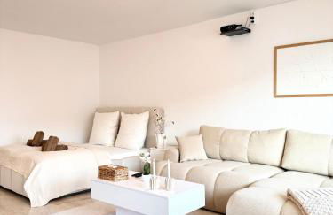 REGENCY - Exklusive zentrale 45m2 Wohnung mit Balkon, WiFi und Netflix - Foto 4