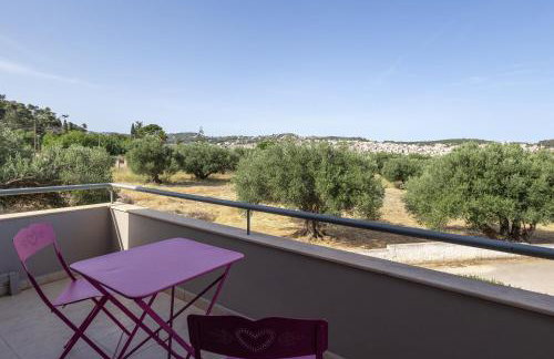 Boutique Saline Apartments - Blue - Photo 3