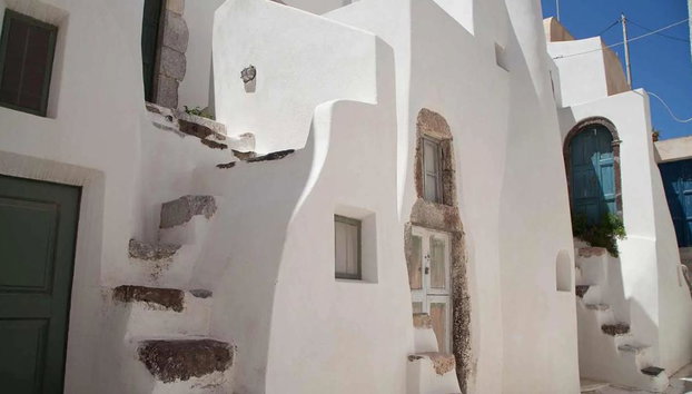 Discover Pyrgos, Megalochori, Emporio and the Akrotiri Excavations – Half-Day Private Tour - Photo 3