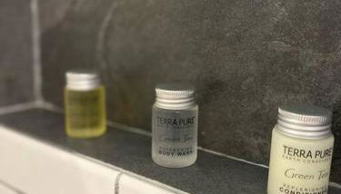 Cozy 2-bedroom Farmhouse with parking on premise - Foto 5