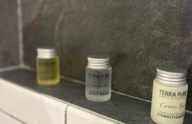 Cozy 2-bedroom Farmhouse with parking on premise - Foto 5