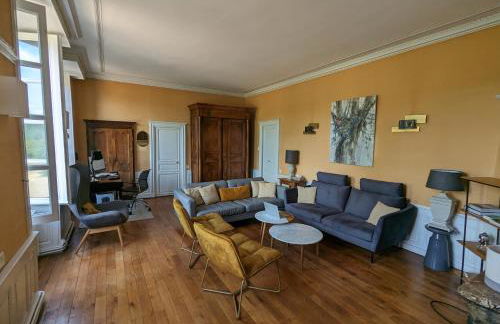 Loue belle demeure dans une grande propriété - 16 couchages, 8 chambres, 320 m2 - 30 min de Vichy - Foto 13