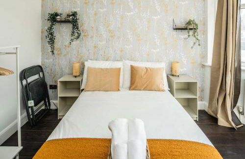 Lovely 3 bed house in Feltham - Foto 24