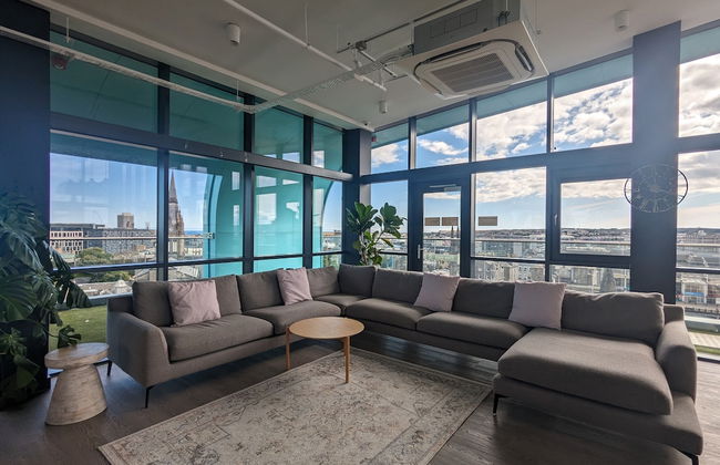 Aberdeen by Charles Hope - Foto 30