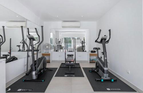 Elevated Living: 5 Br Villa in Ibiza City, 1275 - Foto 5