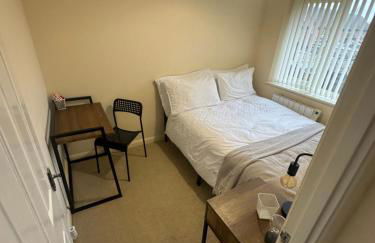 Cosy 2 Bed House near Birmingham Airport & NEC - Foto 12