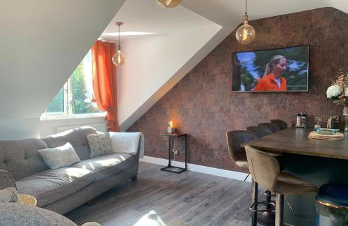 Cannons Loft Central Buxton, Duplex loft 3 bedroom Set over 3 floors stairs no lift sleeps 5 - Photo 31