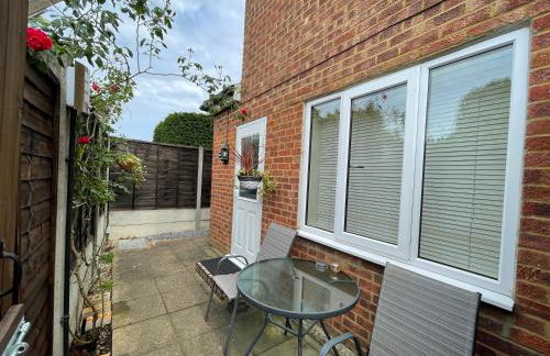 Studio-2 Staines,Heathrow, London-own entrance - Foto 24