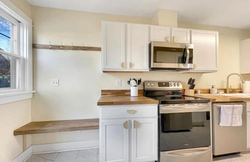 2BR Family Charmer Duplex near Drake - Foto 2