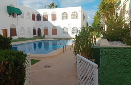 Studio with pool and sunrise view at 10 min beach walk - Foto 26