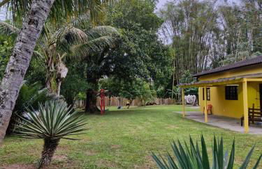 Casa Amarela, 3 Quartos , 15 camas, Acesso rápido às praias - Foto 1