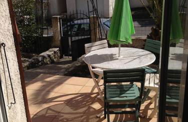 Beau F2 rdc entier 40m2 calme terrasse jardin parking gratuit sur place - Foto 2