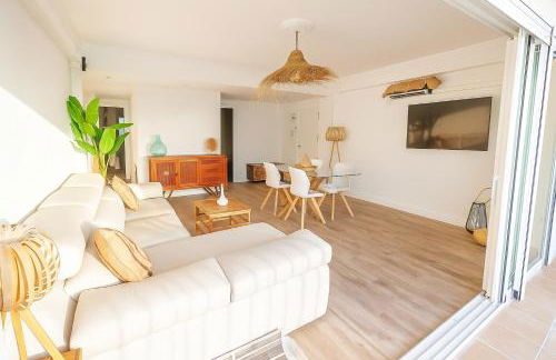 AP-7 XimoApartments con VISTAS ESPECTACULARES AL MAR - Photo 9