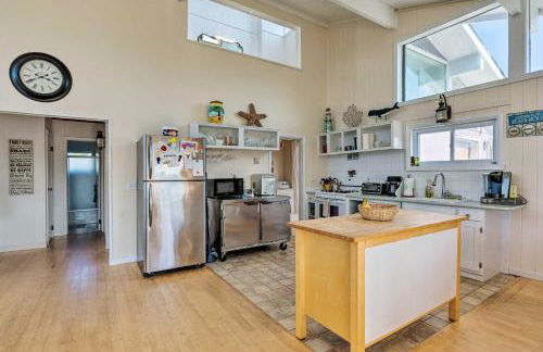 Westhampton Beach Home with Deck and Ocean Views! - Foto 5